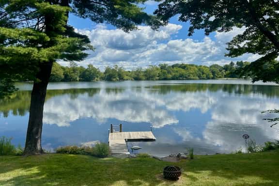 Lakeside Cottage - Image 1