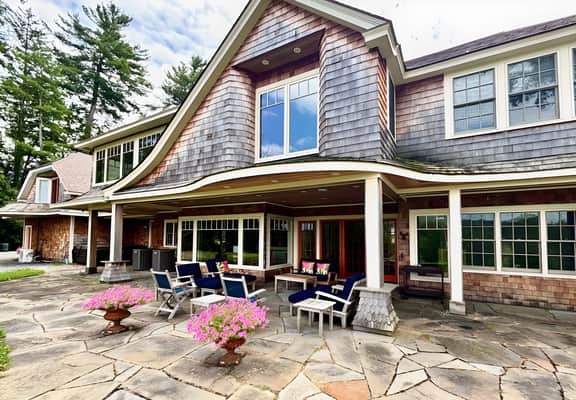 Rosecliff Estate with Pool